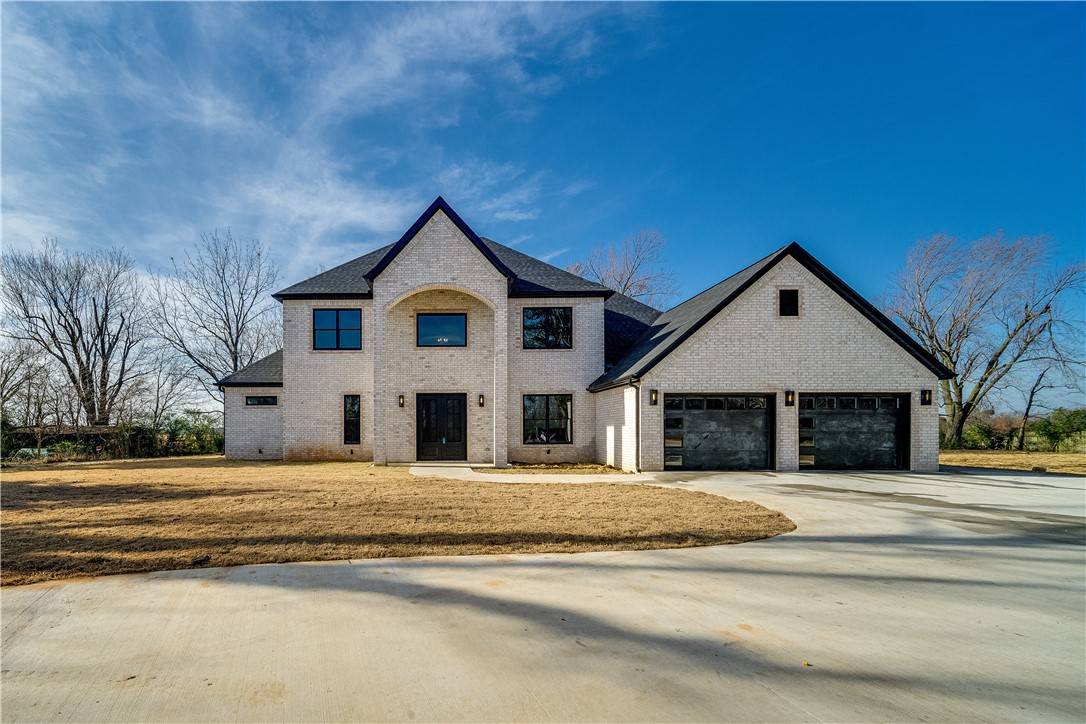 10381 Roberts Rd, Bentonville, AR 72713