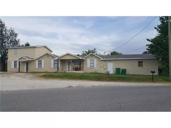 1023 N Jefferson St, Springdale, AR 72764