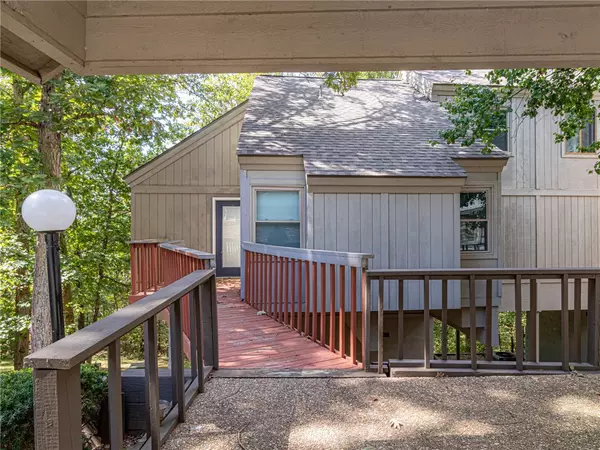 Bella Vista, AR 72714,14 Norwood Dr