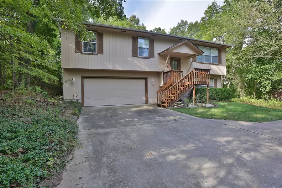 75 Pimlico Dr, Bella Vista, AR 72715