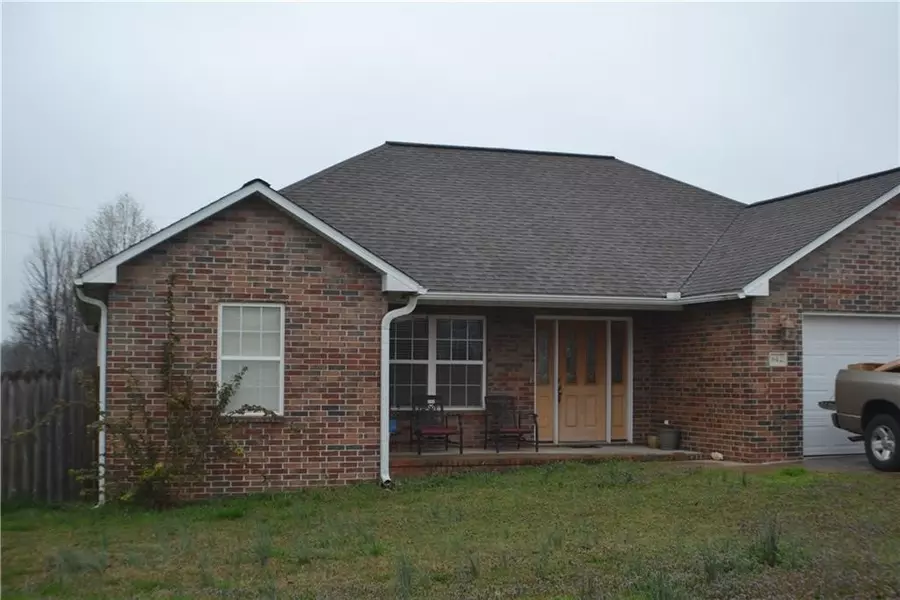 612 Eureka St, Gentry, AR 72734