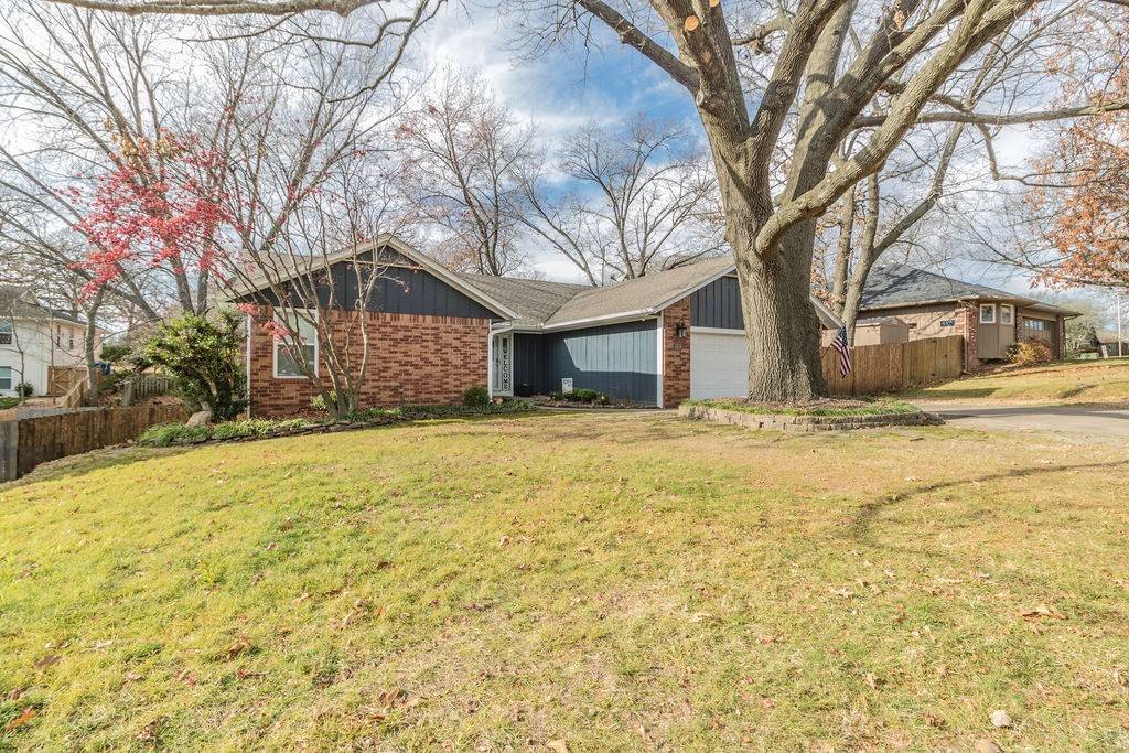 1309 Quail Run Cir, Bentonville, AR 72712