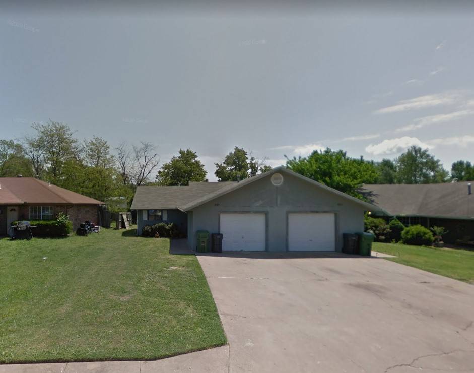 1933 18th St, Rogers, AR 72758