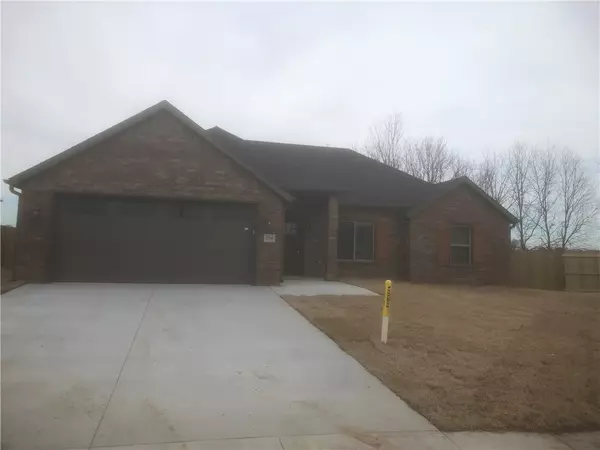 1729 Charismatic Dr, Prairie Grove, AR 72753