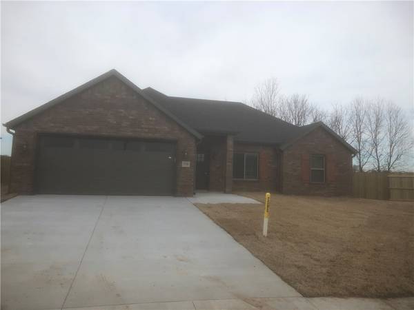 1729 Charismatic Dr, Prairie Grove, AR 72753