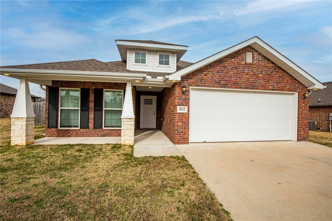 812 NW 64th Ave, Bentonville, AR 72713