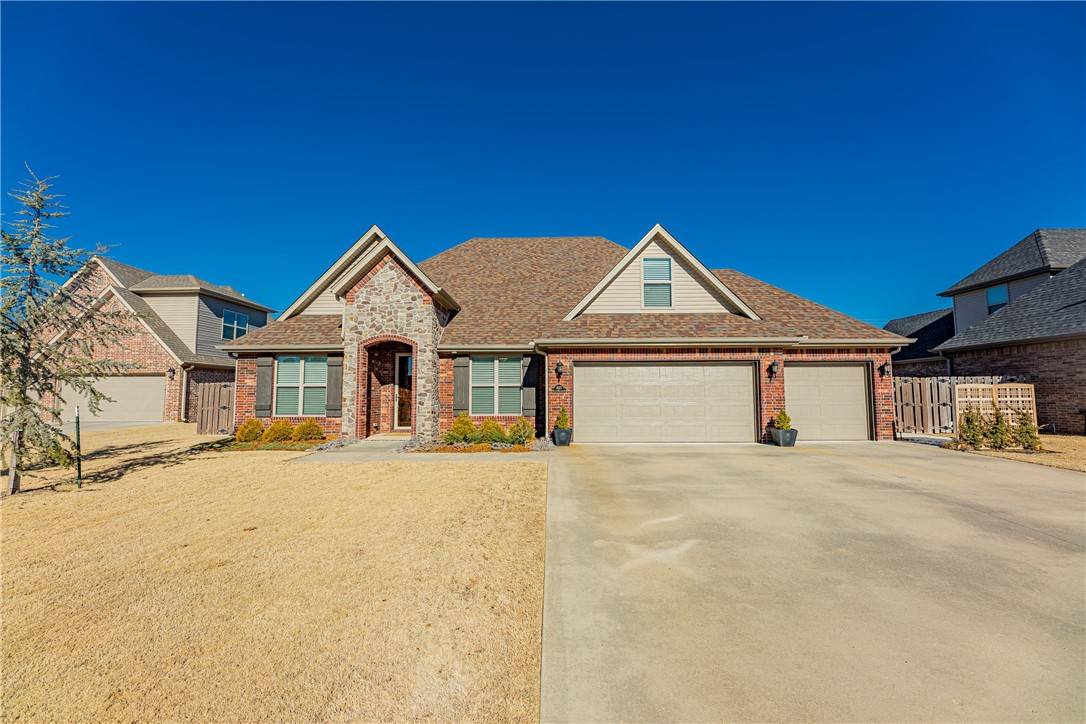 4613 W Canopy Meadows Dr, Rogers, AR 72758