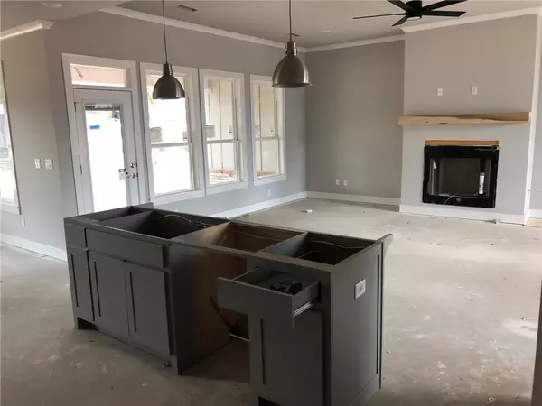 Prairie Grove, AR 72753,823 Mueller Way