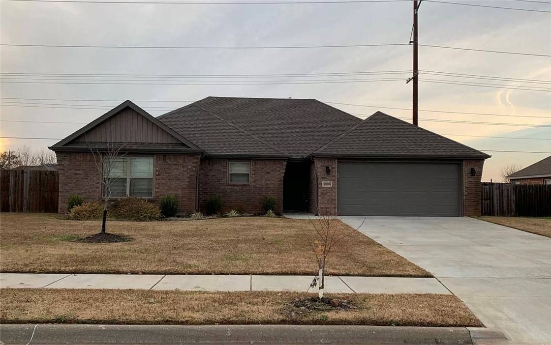 1906 Ashbury St, Bentonville, AR 72713