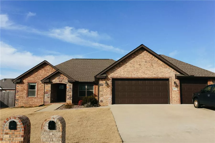 808 Sedgwick Dr, Prairie Grove, AR 72753