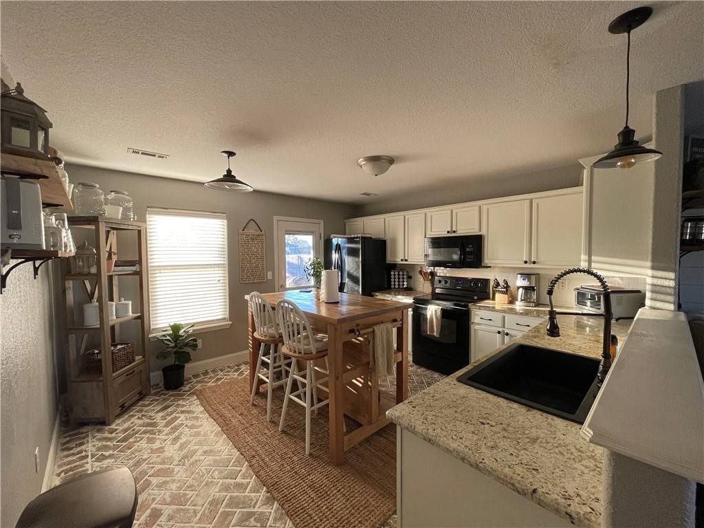 Bentonville, AR 72713,5408 SW Remington Rd