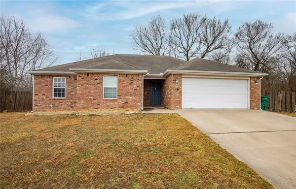 44 Spokane St, Farmington, AR 72730