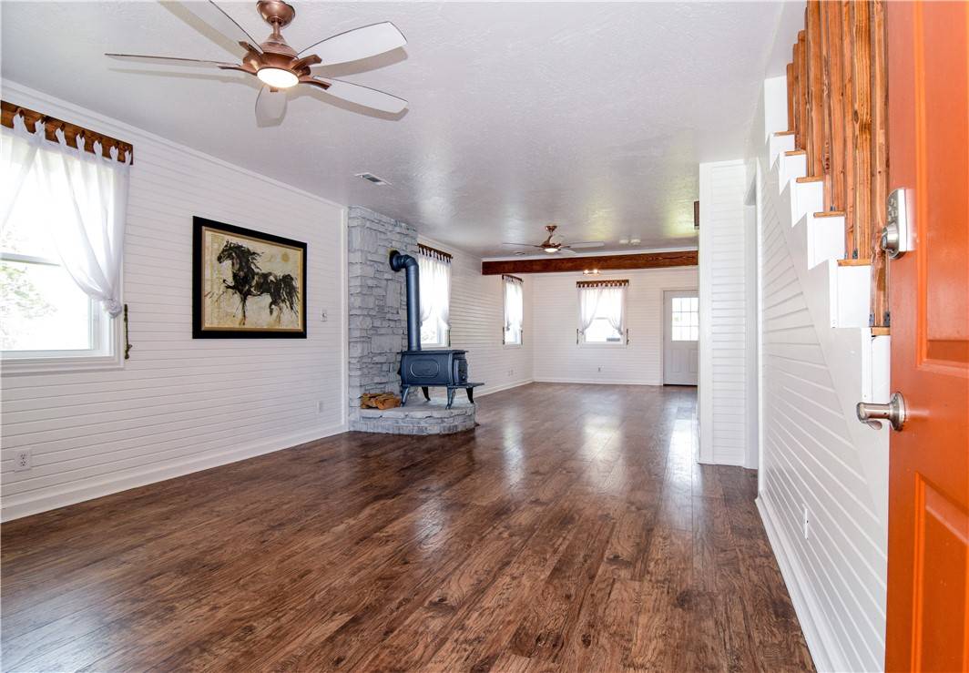 Goshen, AR 72735,410 Jay Ave
