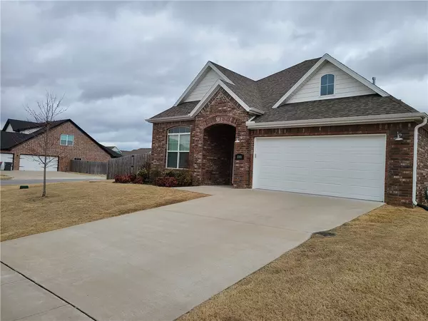 1006 Bellmara Cir, Cave Springs, AR 72718