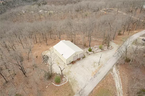 344 Highland Park Dr, Eureka Springs, AR 72631