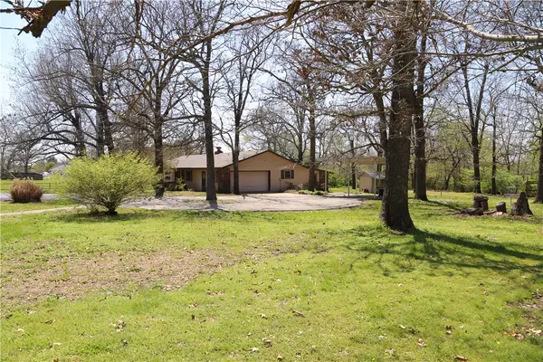 Elm Springs, AR 72762,833 S Elm Springs Rd