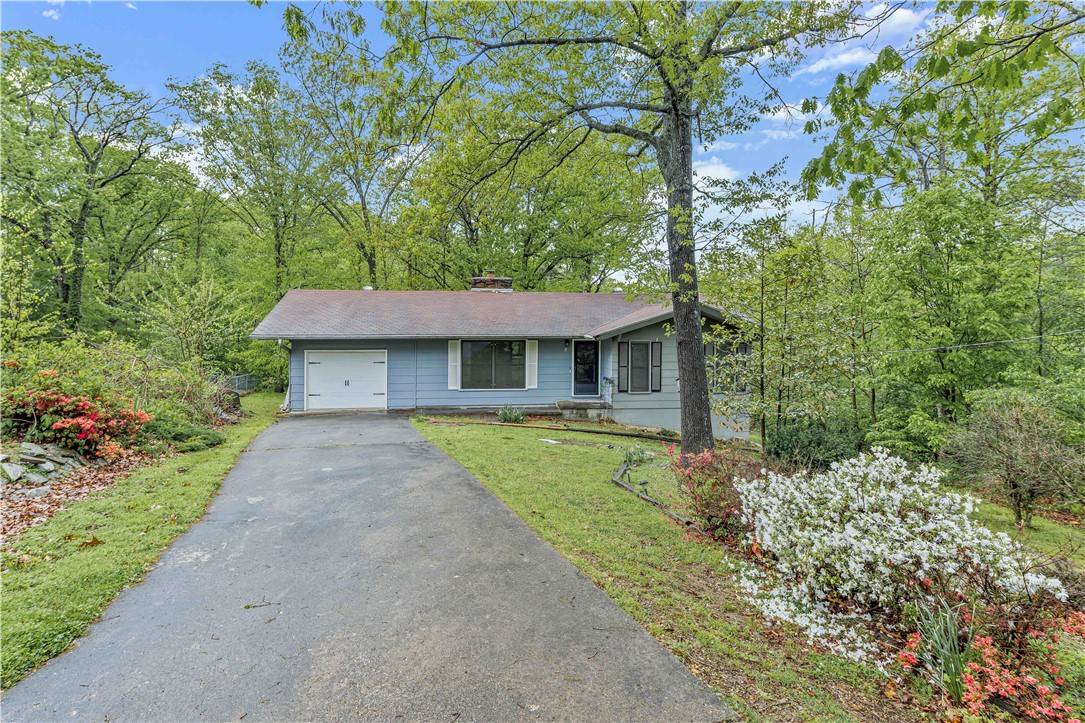 5 Morris Ln, Bella Vista, AR 72715