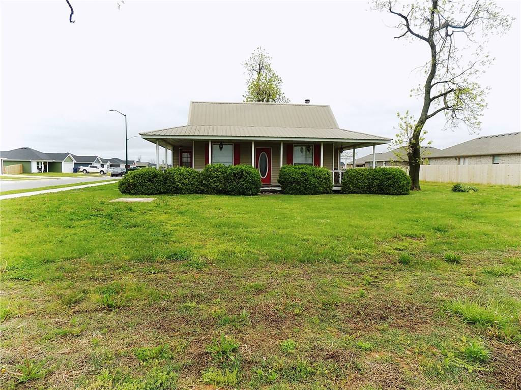 925 S Crow St, Siloam Springs, AR 72761