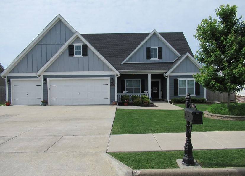 905 Charing Cross, Cave Springs, AR 72718