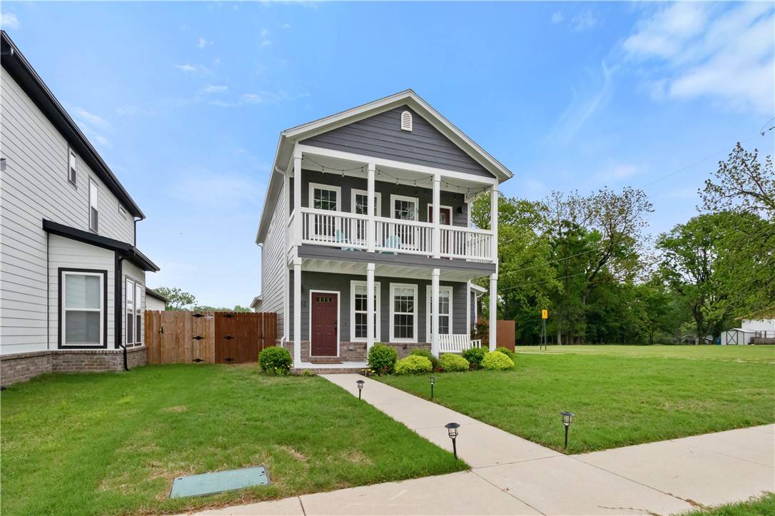 Bentonville, AR 72712,1032 N Main St