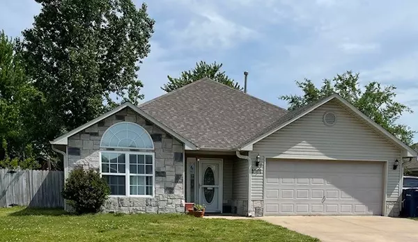 1001 S Sunrise Cir, Siloam Springs, AR 72761