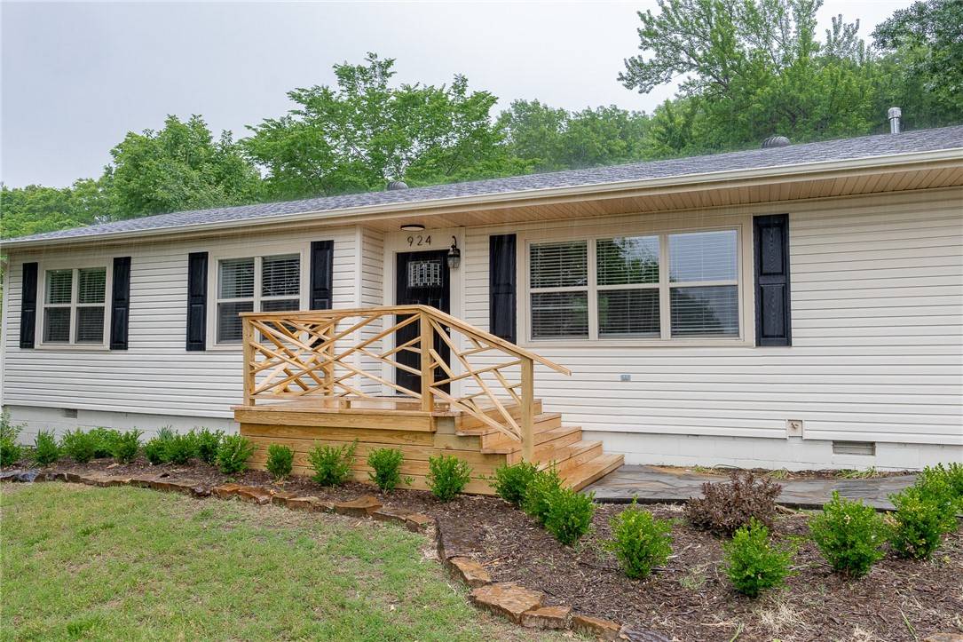 924 N Eva Ave, Fayetteville, AR 72701
