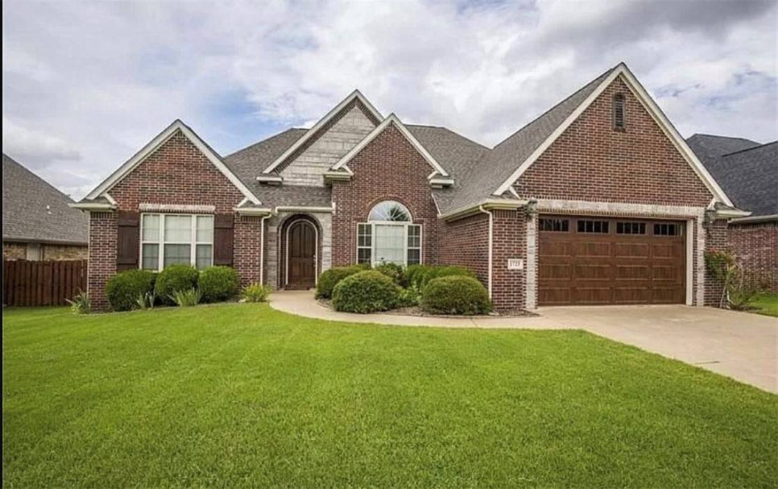 1723 Cunningham Ave, Rogers, AR 72758