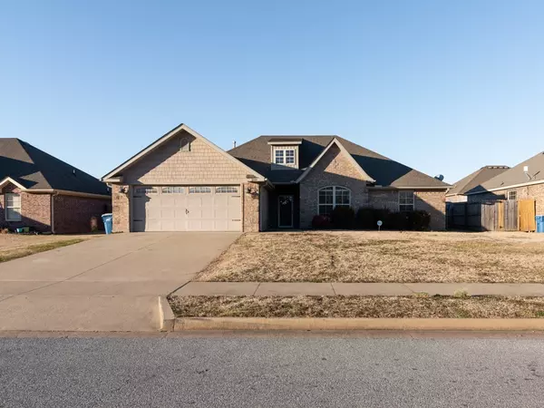 3200 Briar Creek Ave, Bentonville, AR 72713