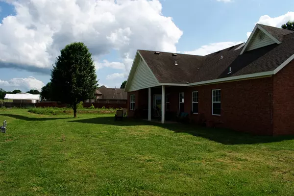 Prairie Grove, AR 72753,1601 Viney Grove Rd