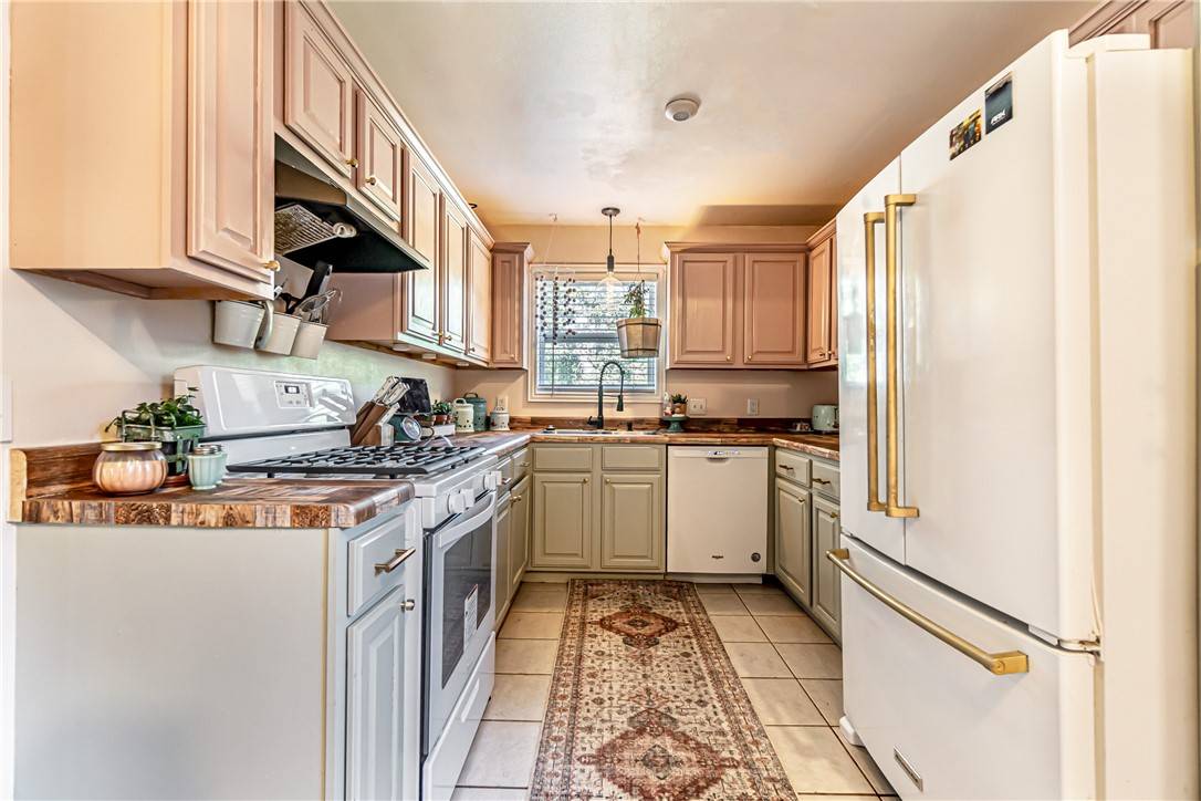 Siloam Springs, AR 72761,301 S Carl St