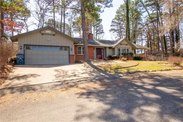 Bella Vista, AR 72714,1 Bampton Ln