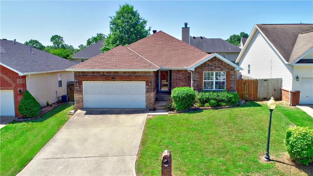 10 Valley View Cir, Bentonville, AR 72712