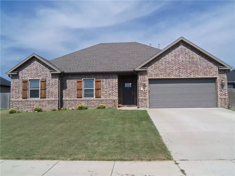 511 Captain Hopkins St, Prairie Grove, AR 72753