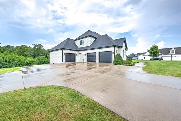 Fayetteville, AR 72703,1177 Trail Bluff Dr