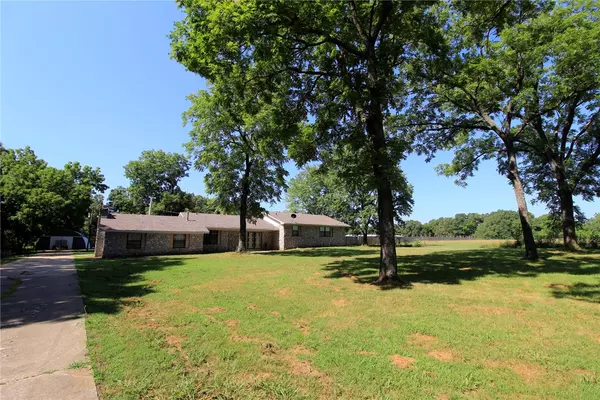 13637 E 390 Rd, Jay, OK 74346