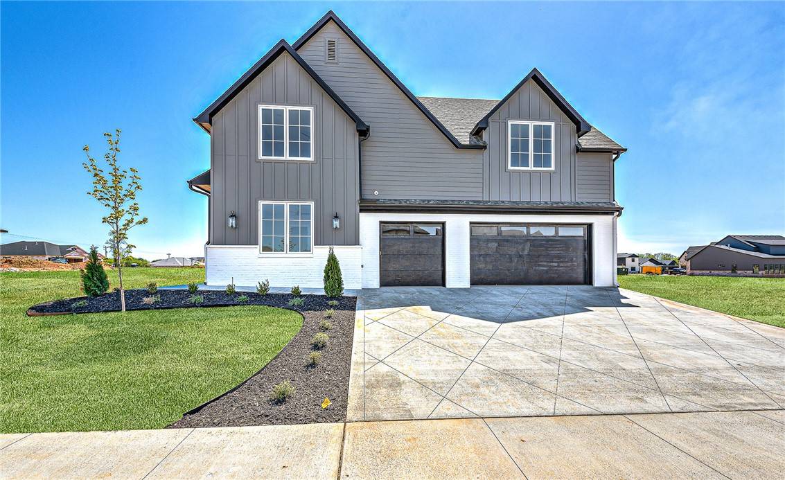 3505 SW Radiance Ave, Bentonville, AR 72713