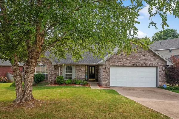 Springdale, AR 72762,2482 Jean St