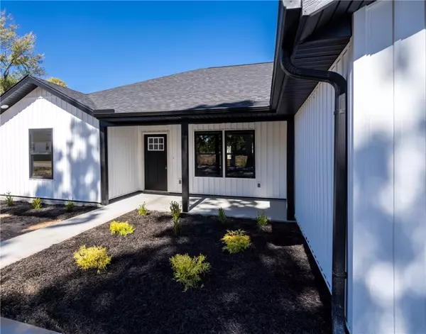 Lincoln, AR 72744,401 E Rogers St