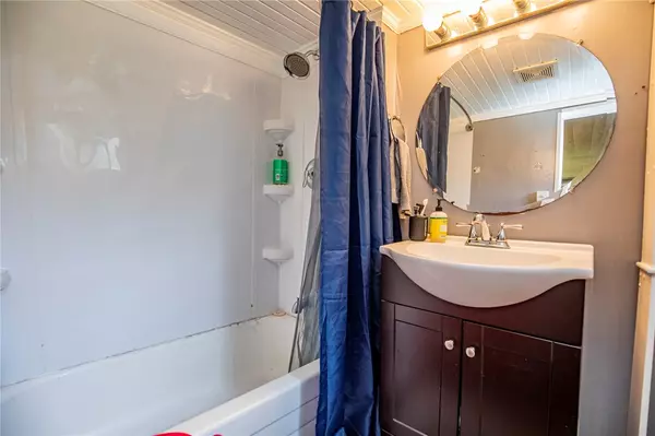 Prairie Grove, AR 72753,306 W Thurman St