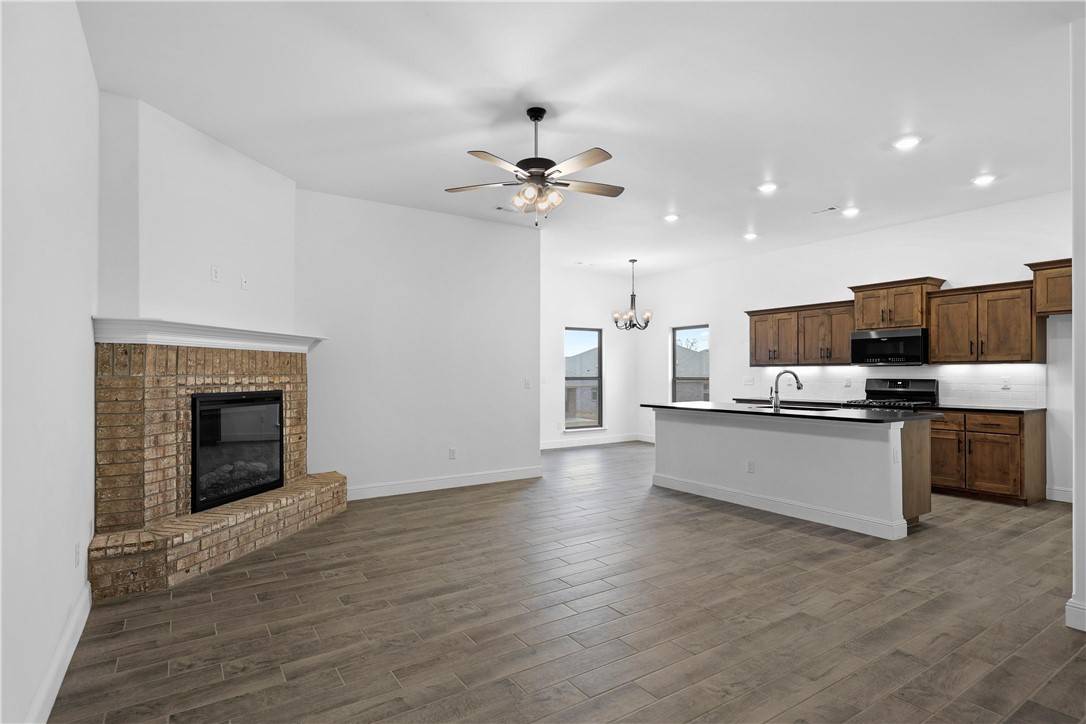 Bentonville, AR 72713,5906 NW Hoover St