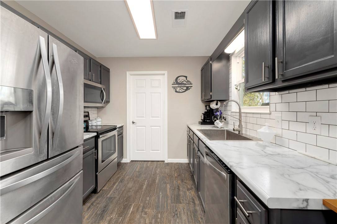 Bentonville, AR 72712,1218 NE Monroe St