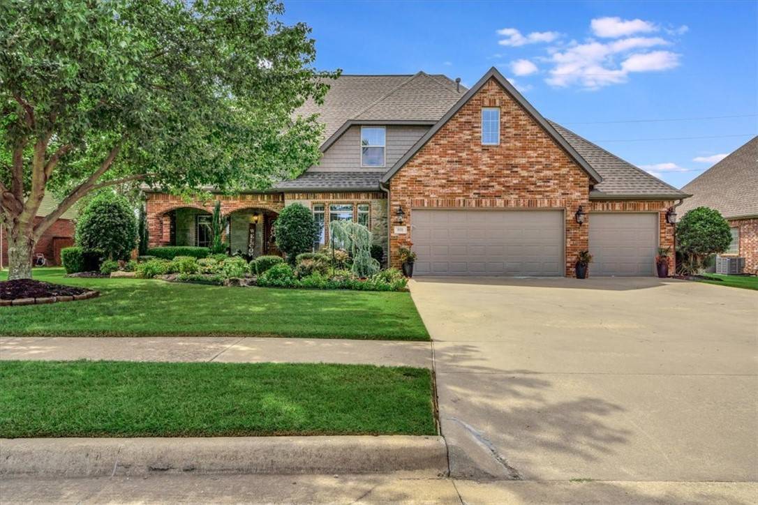 801 SW Edinburgh Ave, Bentonville, AR 72713