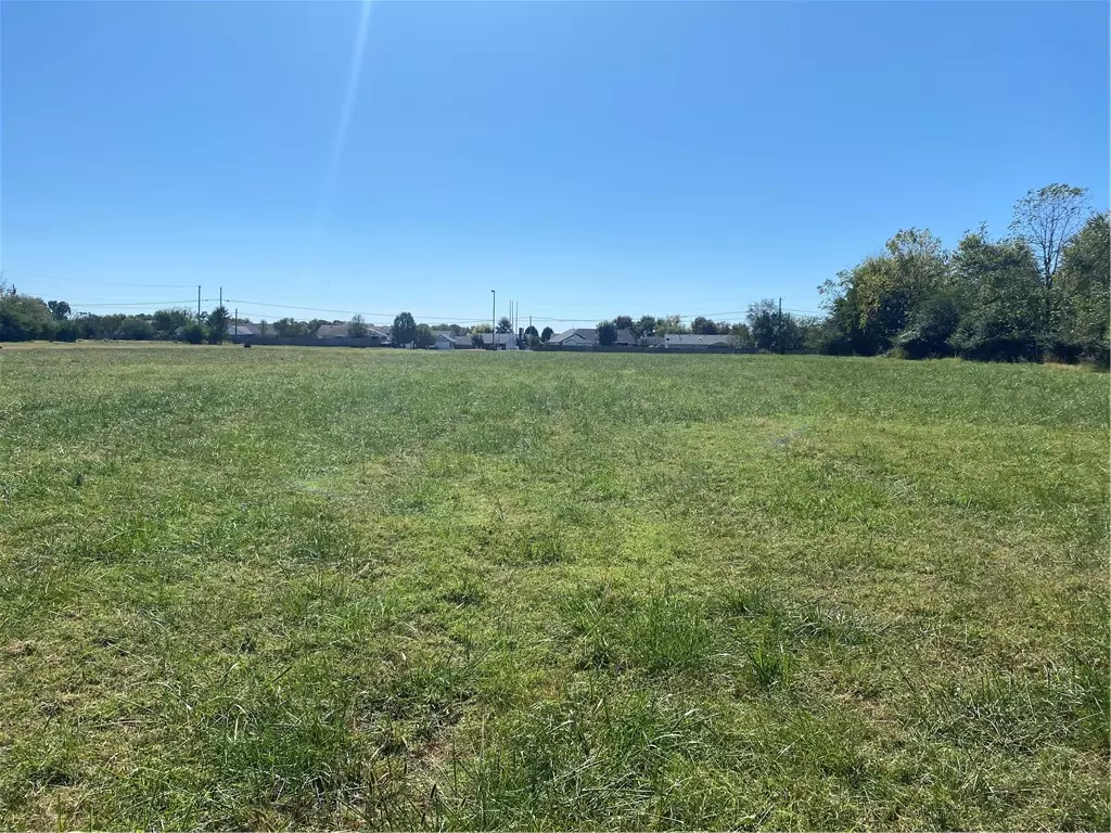 Rogers, AR 72758,1221 E New Hope Rd