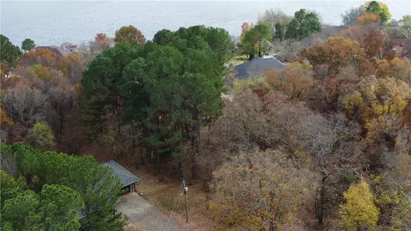 Forfar Ln, Bella Vista, AR 72715