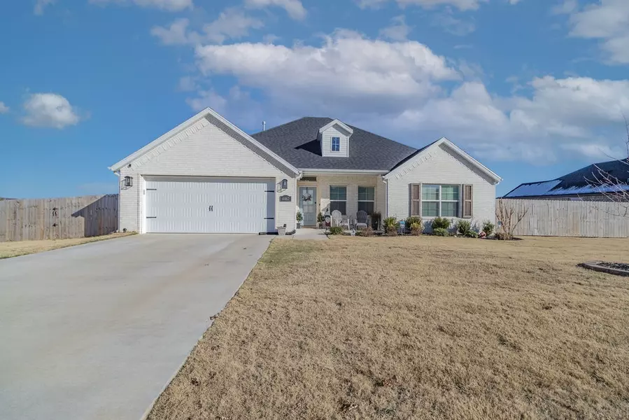 4467 Story St, Springdale, AR 72764