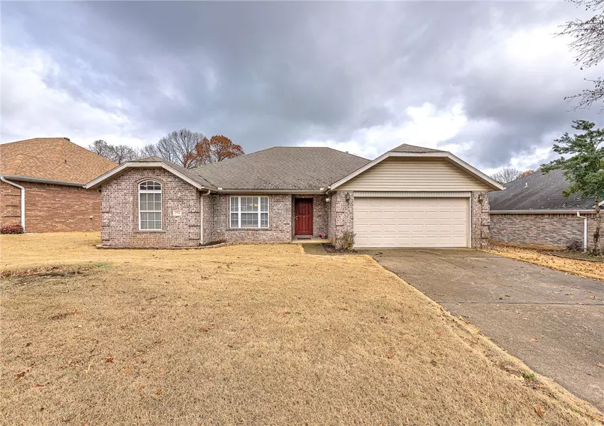 1536 Coventry Cv, Springdale, AR 72764