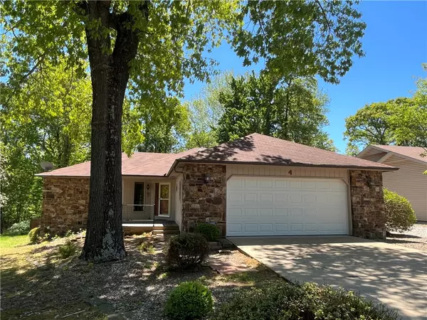 4 Swindon Ln, Bella Vista, AR 72715