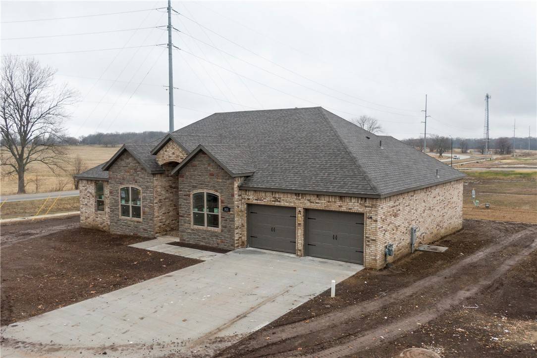 2600 Penny Ln, Siloam Springs, AR 72761