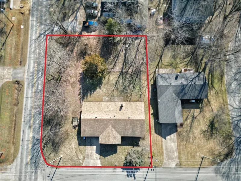 201 SW 10th St, Bentonville, AR 72712