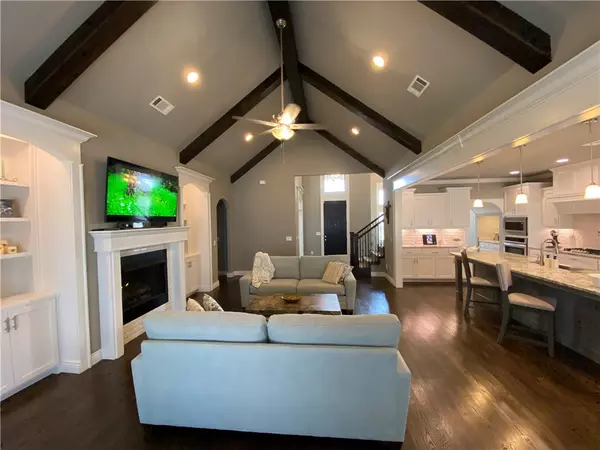 Springdale, AR 72762,818 Valley Ln